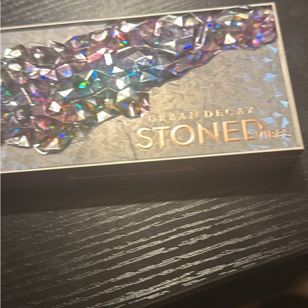 Urban Decay Stoned Vibes Eyeshadow Palette